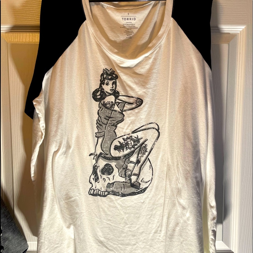 Mid sleeve Pin up woman shirt